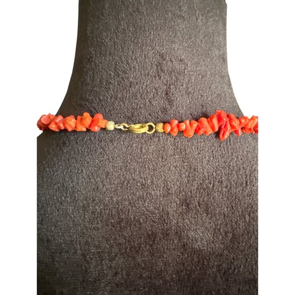 Genuine Red Coral Chip Beaded Necklace With Gold-Tone Clasp 18" Handmade Bold St - Picture 2 of 3